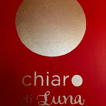 Chiaro Di Luna Bed & Breakfast Hoei